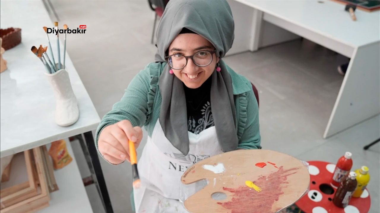 Diyarbakır’da genç yeteneğin tuvale yansıyan hikayesi