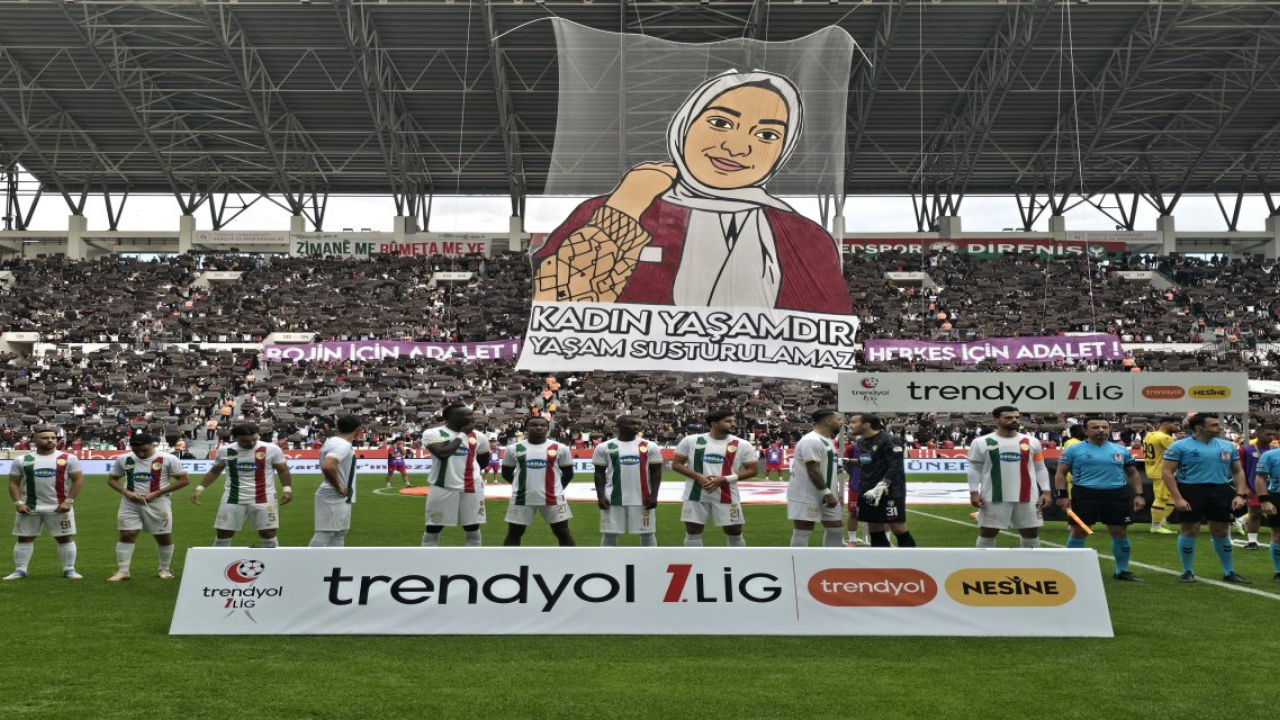 Amedspor maçında duygusal anlar: Rojin Kabaiş’in anısına koreografi