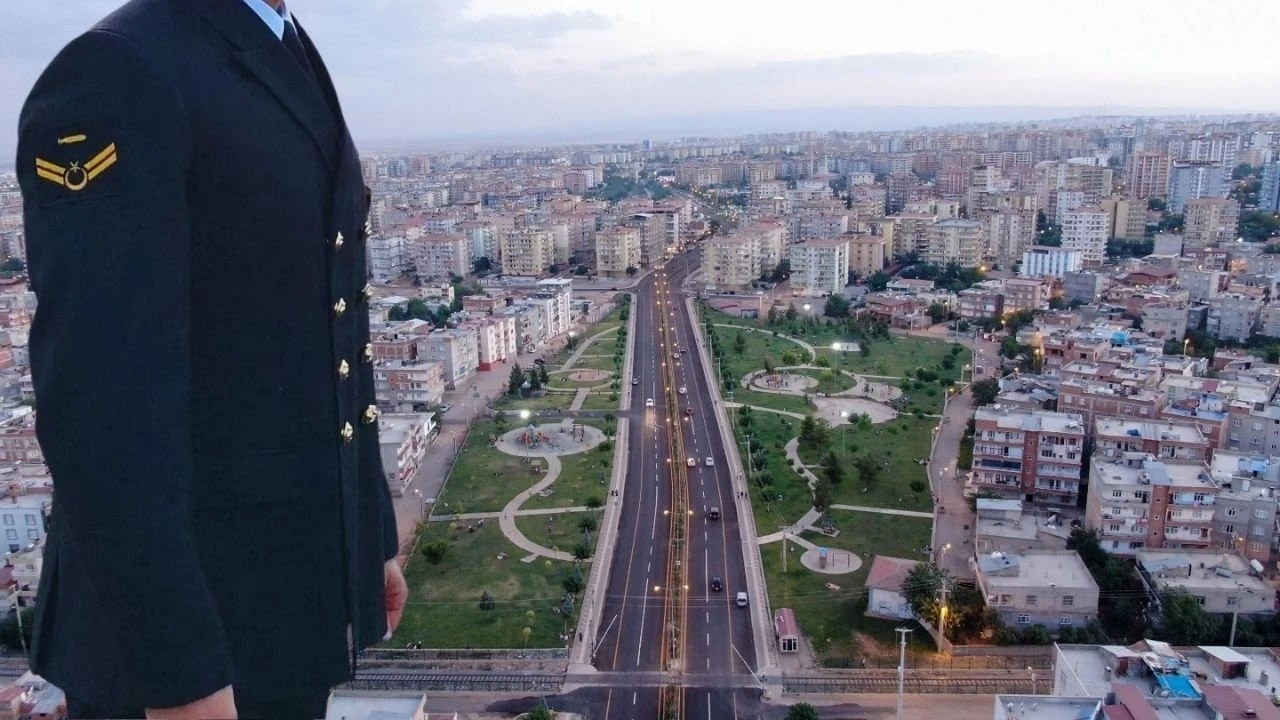 Diyarbakır’da balkondan düşen asker hayatını kaybetti
