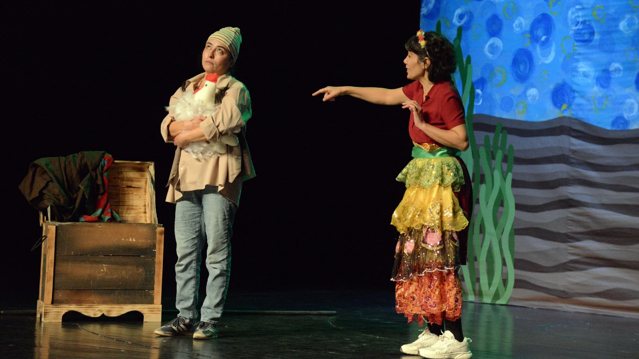 Diyarbakır’da çocuklar için tiyatro perdeleri açıldı