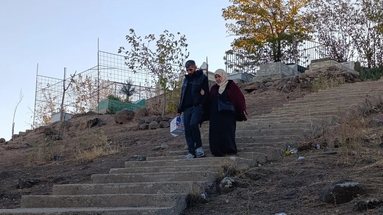 Diyarbakır’da mezarlığa inmek cesaret işi oldu: Engelliler için erişim hakkı ihlal ediliyor!
