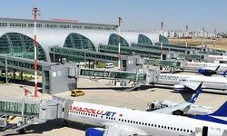 AJet firması Diyarbakır'da yolcuları uçaktan indirdi