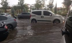 Diyarbakır’da fırtına ve dolu yağışı şehri vurdu