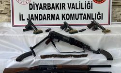 Diyarbakır’da kaçak silah operasyonunda çok sayıda silah ele geçirildi