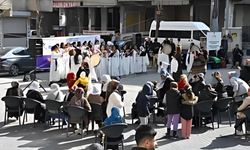 Bağlar Belediyesi’nden 8 Mart şenliği: Kadınlar dayanışma ve özgürlük için buluştu!