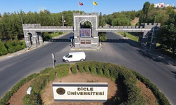 Dicle üniversitesi’nde öğrenciler ayakta: Müşteri değil, öğrenciyiz!