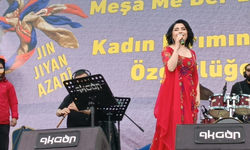 Diyarbakır’da 8 Mart coşkusu: Rojda'nın performansı kadınları buluşturdu