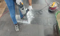 Diyarbakır’da şair beyitleri kaldırım taşlarından kaldırıldı