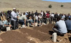 Diyarbakır’da acı veda: Kazada ölen 5 kişi defnedildi