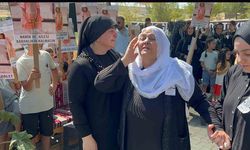 Diyarbakır’da Narin için mezarda anma
