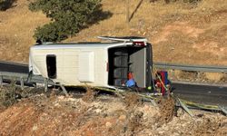 Eğil yolunda korkunç kaza: 1 ölü, 15 yaralı
