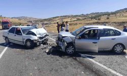 Diyarbakır'da iki otomobil çarpıştı: 2 yaralı