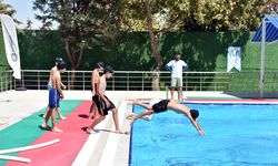 Diyarbakır’da çocuklar için yüzme ve eğlence dolu gün
