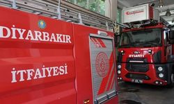 Diyarbakır’da şantiyede çıkan yangında itfaiye eri yaralandı