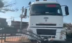 Freni boşalan tır refüje çıktı