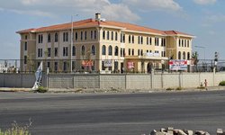 Oğlaklı TOKİ’de eğitim sorunu: Bir sırada dört öğrenci