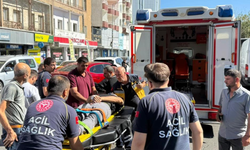 Yolun karşısına geçen yayaya otomobil çarptı