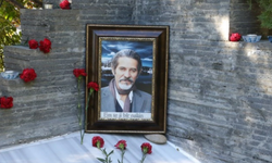 Diyarbakır’da Arjen Ari anması: Sevenleri mezarı başında buluştu