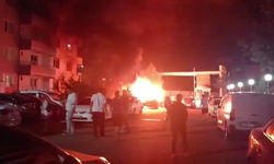 Diyarbakır’da park halindeki otomobil küle döndü!