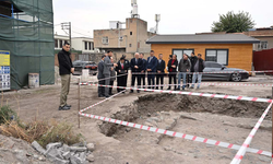 Diyarbakır Valisi’nden kilise ziyareti