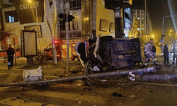 Diyarbakır’da trafik kazası: Minibüs devrildi, 4 yaralı