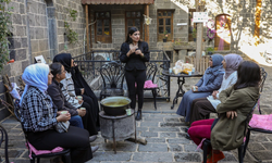 Diyarbakırlı Kadınlar bitkilerle hem bilgi ediniyor hem üretim yapıyor