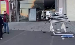 Diyarbakır’da araç fren yerine gaza basınca iş yerine daldı