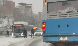 Diyarbakır’da halk otobüsleri kara saplandı