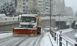 Diyarbakır’da kar mesaisi: Büyükşehir Belediyesi ekipleri teyakkuzda