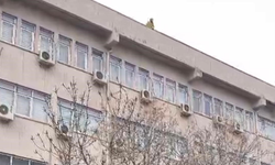 Diyarbakır’da Üniversitede gergin anlar: Çatıya çıkan kişi ikna edildi