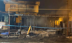 Diyarbakır’da yangın: Hırdavat dükkanı kül oldu