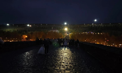 Diyarbakır’ın simgesi On Gözlü Köprü geceleri karanlığa gömülüyor