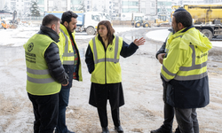 Eşbaşkan Serra Bucak sahada: Kış lastiği olmayanlar trafiğe çıkmamalı