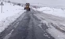 Kar kalınlığı 50 santimetreyi bulmuştu: Çermik'te köy yolları birer birer açılıyor