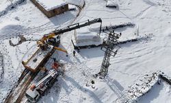 Kara kışa inat Diyarbakır'ı elektriksiz bırakmamak için çalışıyorlar