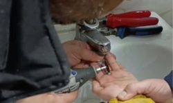 Diyarbakır'da şaşırtan kaza: Çocuğun parmağı öyle bir yere sıkıştı ki!