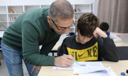 Diyarbakır'da öğretmenlerden fedakarlık: Tatilde bile LGS öğrencilerine destek oluyorlar