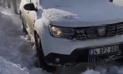 Çüngüş'te sağlık aracı karda mahsur kaldı: Endişeli anlar yaşandı