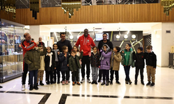 Diyarbakır’da öğrencilere Mame Thiam sürprizi