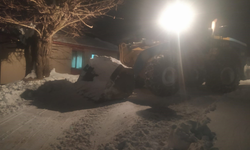 Lice’de kar engeli aşıldı: 4 gündür mahsur kalan vatandaş evine ulaştırıldı