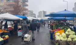 CHP'li Tanrıkulu Bağlar pazarında: Haftalık 2 bin lira alışverişe yetmiyor