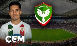 Amedspor'da Cem Üstündağ kaç yıllık imza attı?