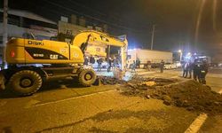 Silvan yolundaki göçük trafikte sıkıntı oluşturdu: DİSKİ ekipleri seferber oldu