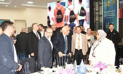 Diyarbakır'da öğrenci yemekhanesinde Valili, Rektörlü iftar!