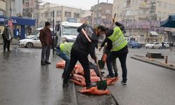 Diyarbakır'da kar ve don nedeniyle bozulan yollar için onarım seferberliği