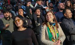 Diyarbakır Büyükşehir Eşbaşkanı Bucak Amedspor maçını taraftarın arasında izledi!
