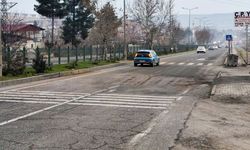 Çöküntü 4 saatte düzeltildi: Silvan yolunda trafik normale döndü