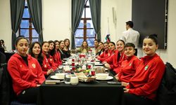 Futbolun kadınları aynı sofrada: Amedspor'da anlamlı iftar