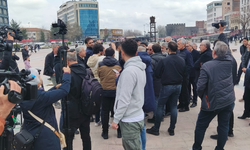 Diyarbakır’da İran protestosuna polis engeli