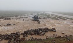 Diyarbakır'ın Çınar ilçesini sel götürdü: Okulları su bastı
